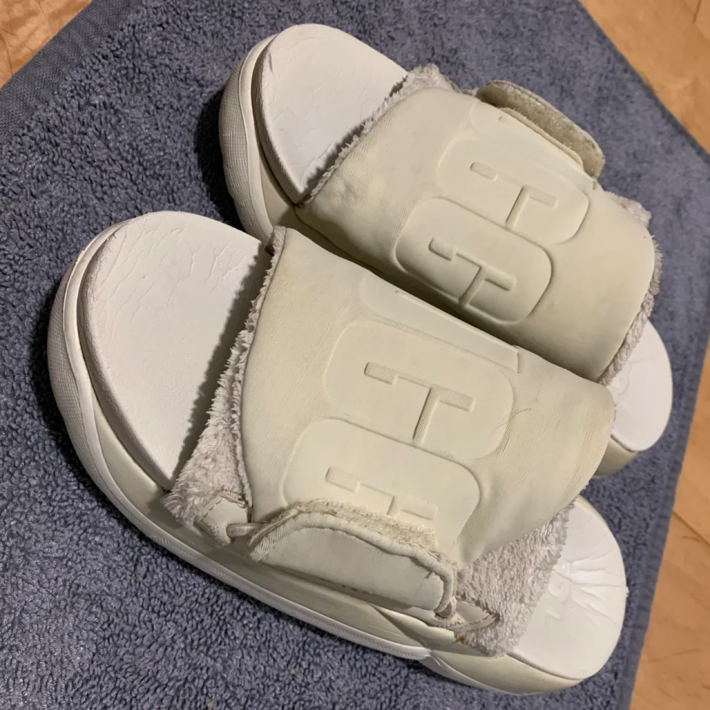 UGG Cream Slides - Size 7