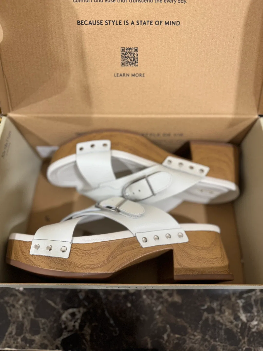 Clarks White Leather Sandals Size 7 image indicator(2)