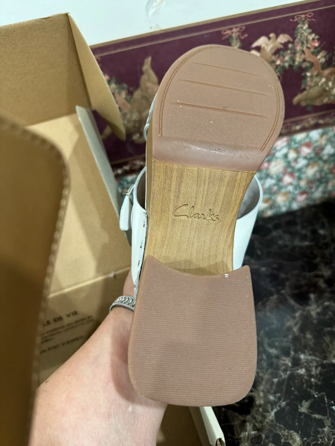 Clarks White Leather Sandals Size 7 image indicator(4)