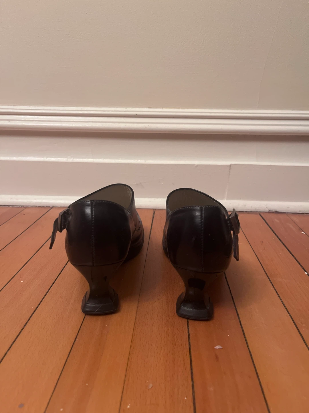 John Fluevog Black Leather Heels – Size 6.5 - photo 4