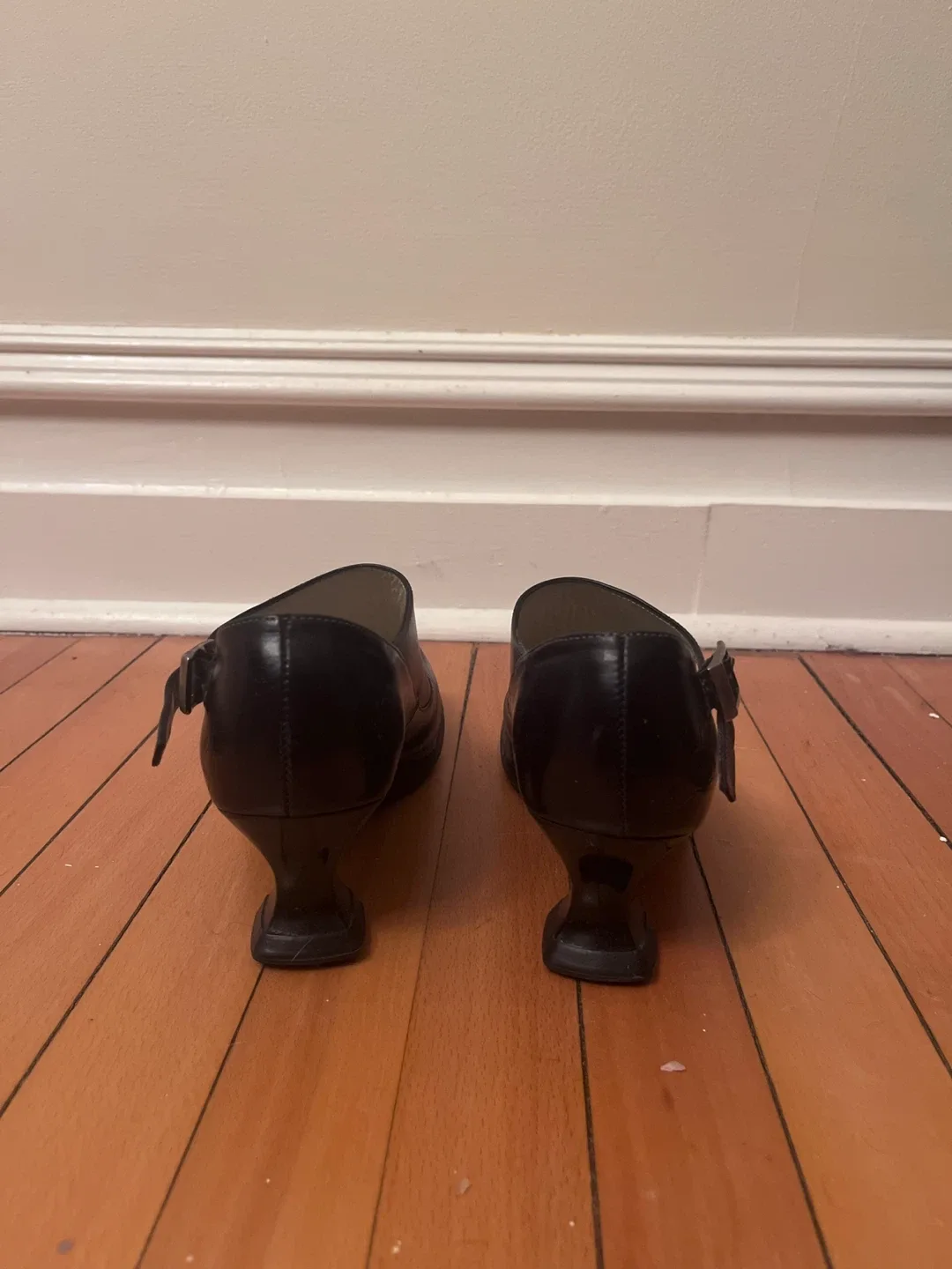 John Fluevog Black Leather Heels – Size 6.5 image indicator(4)