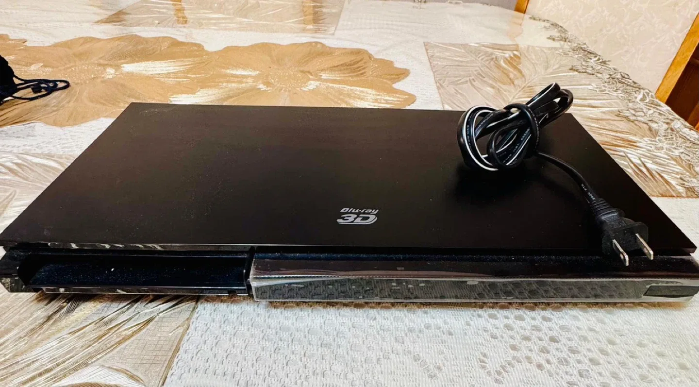 Samsung Blu-ray 3D Disc Player image indicator(2)