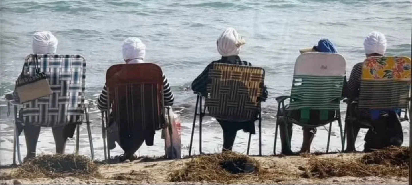 Photograph of five women enjoying South Beach, Miami image indicator(2)