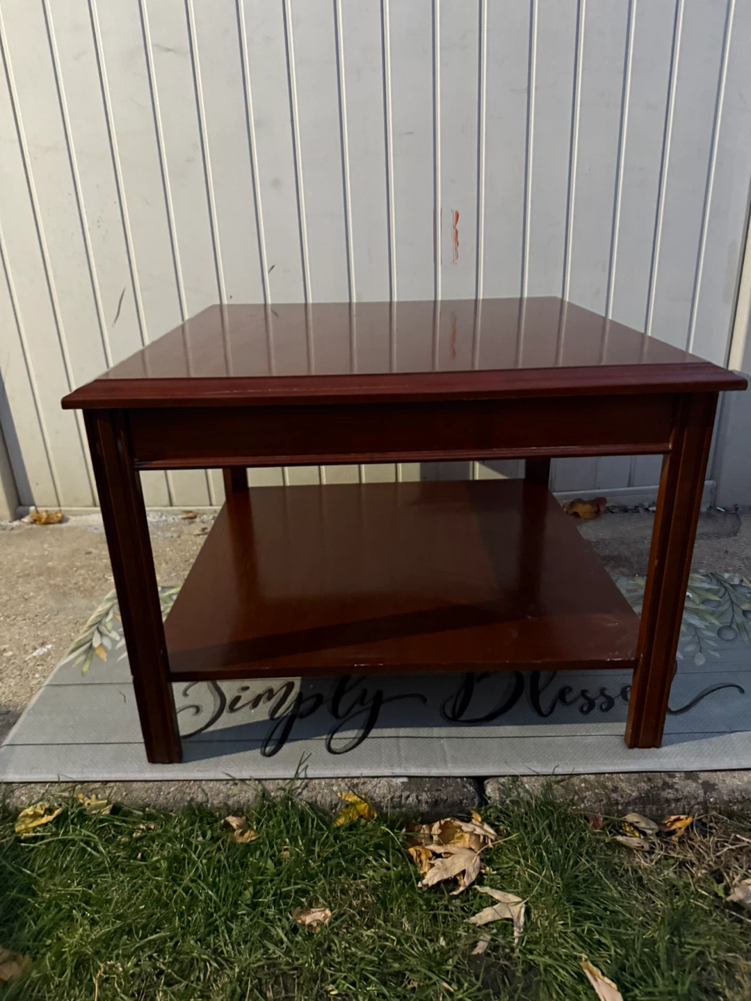Mahogany End Table with Shelf - photo 2