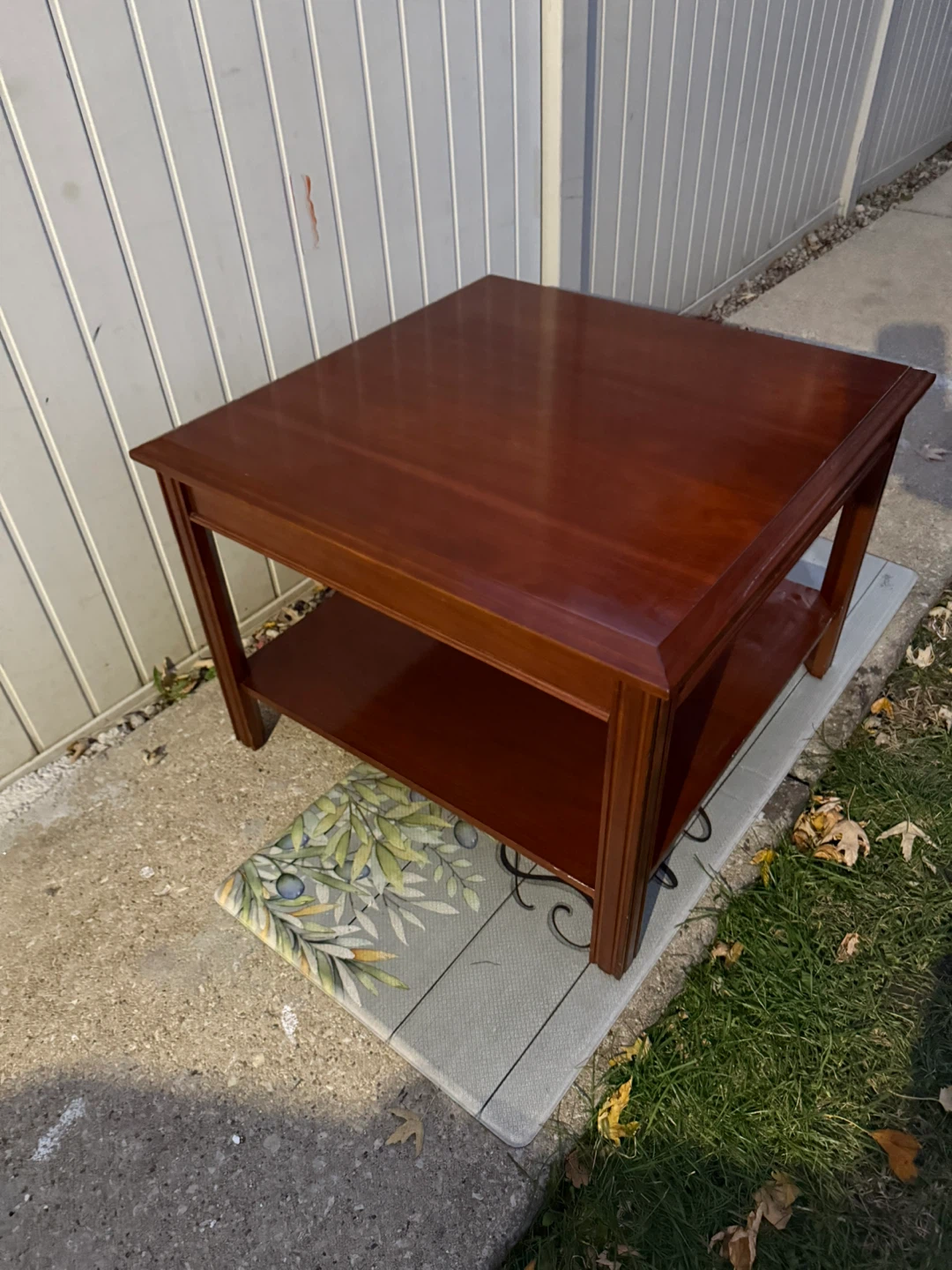 Mahogany End Table with Shelf - photo 3