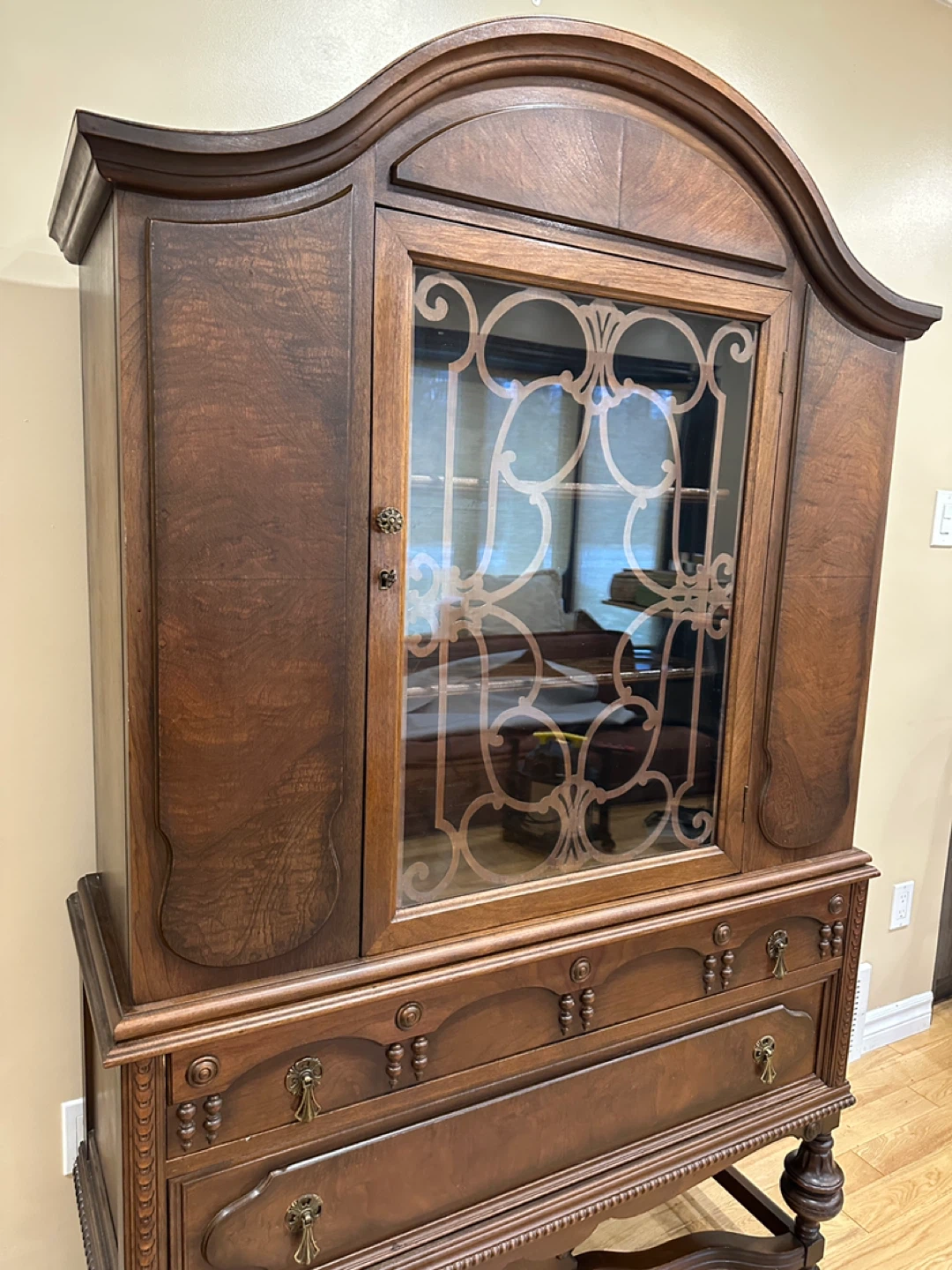 Antique Walnut Wood China Display Cabinet (CAN DELIVER) - photo 2