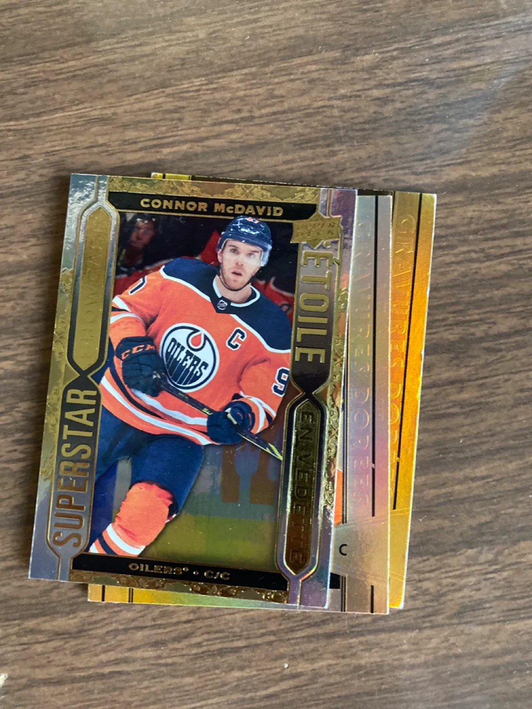 Connor McDavid gold Hockey Card pack image indicator(3)