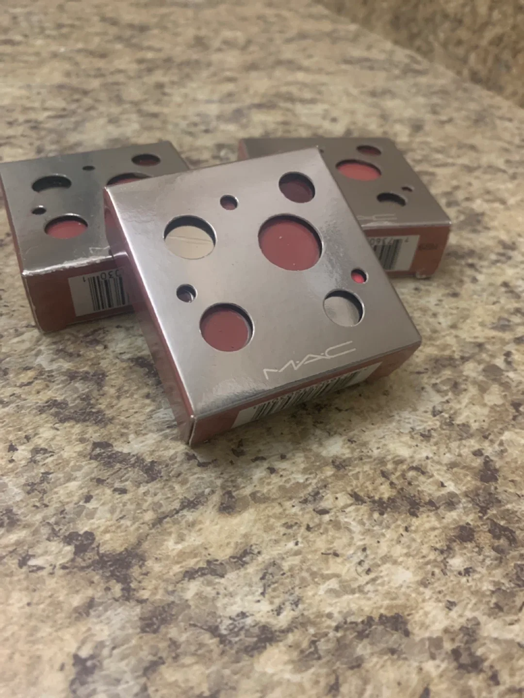 MAC Possessed by Pink! Lip Kit image indicator(2)