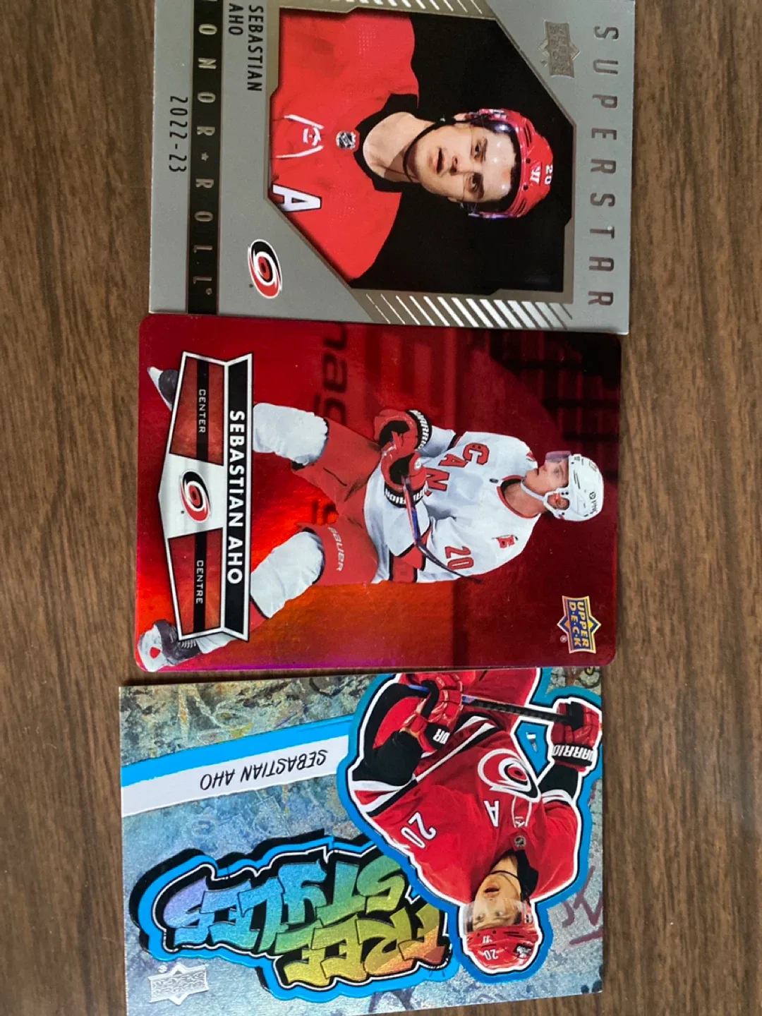 Sebastian Aho Hockey Card pack image indicator(3)