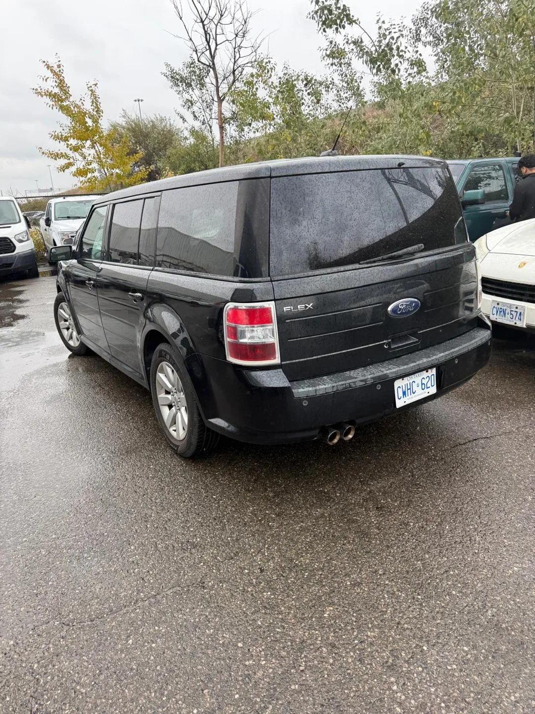 Ford Flex Black SUV image indicator(2)