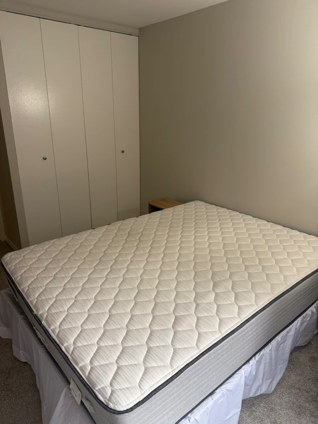 Queen Size Mattress with frame - photo 3