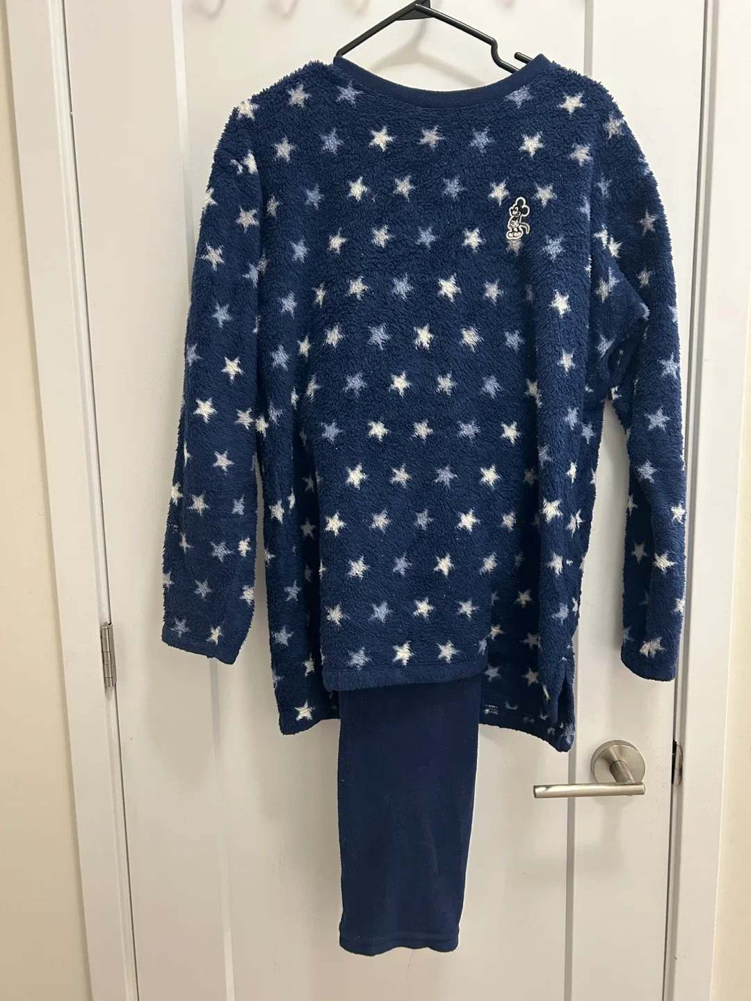 🧡Cozy Disney x Uniqlo Fleece Set - Size M thumbnail