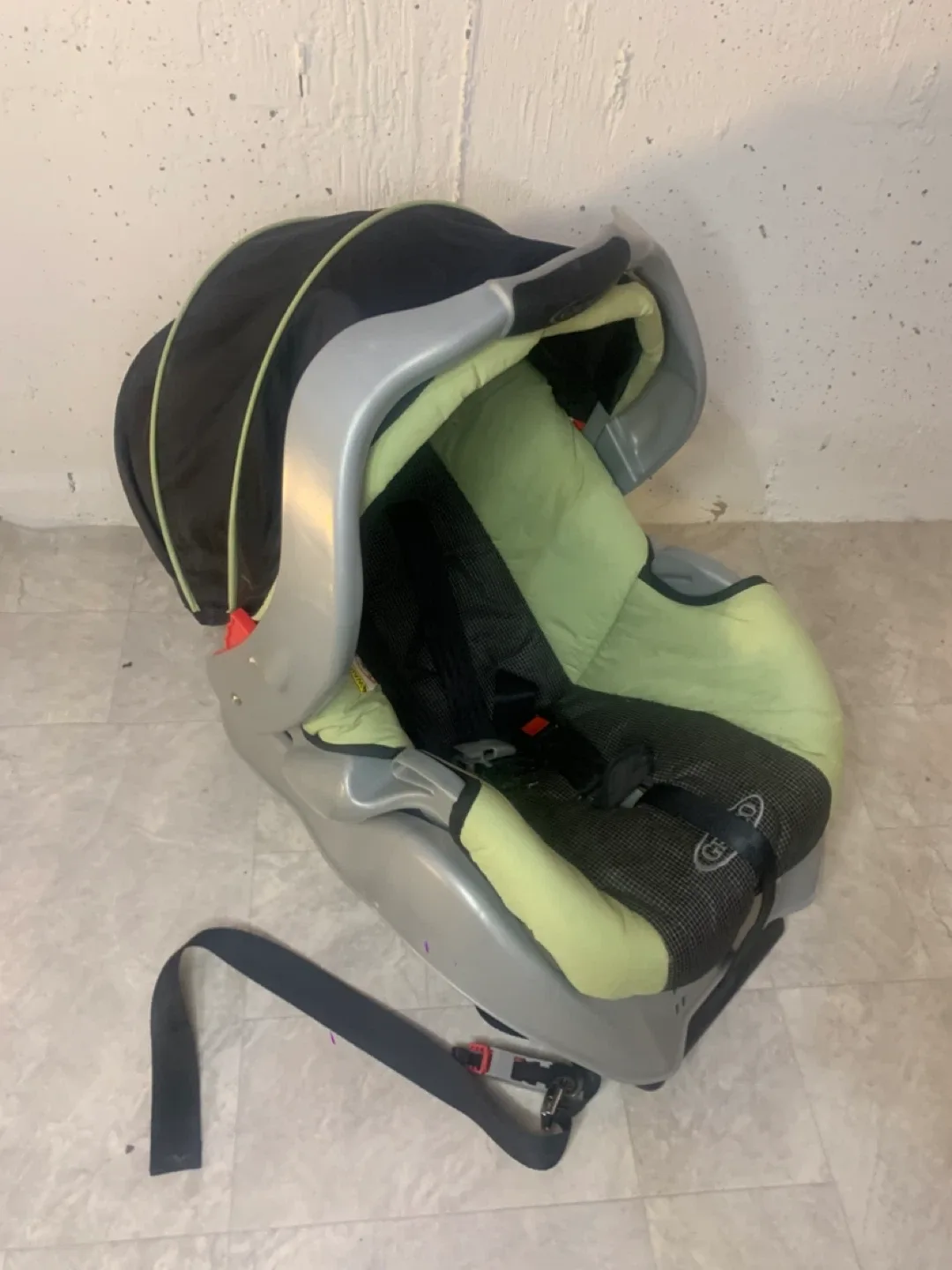 Graco Infant Car Seat - Green baby seats image indicator(2)