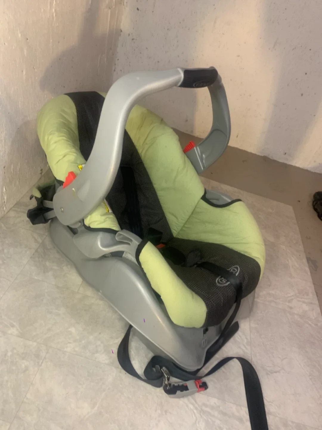 Graco Infant Car Seat - Green baby seats image indicator(5)