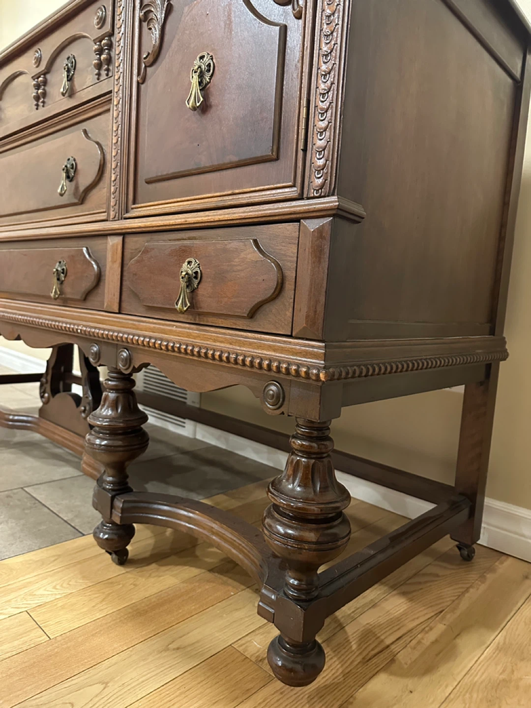 Vintage Spiesz Furniture Walnut Sideboard / Buffet (CAN DELIVER) - photo 3