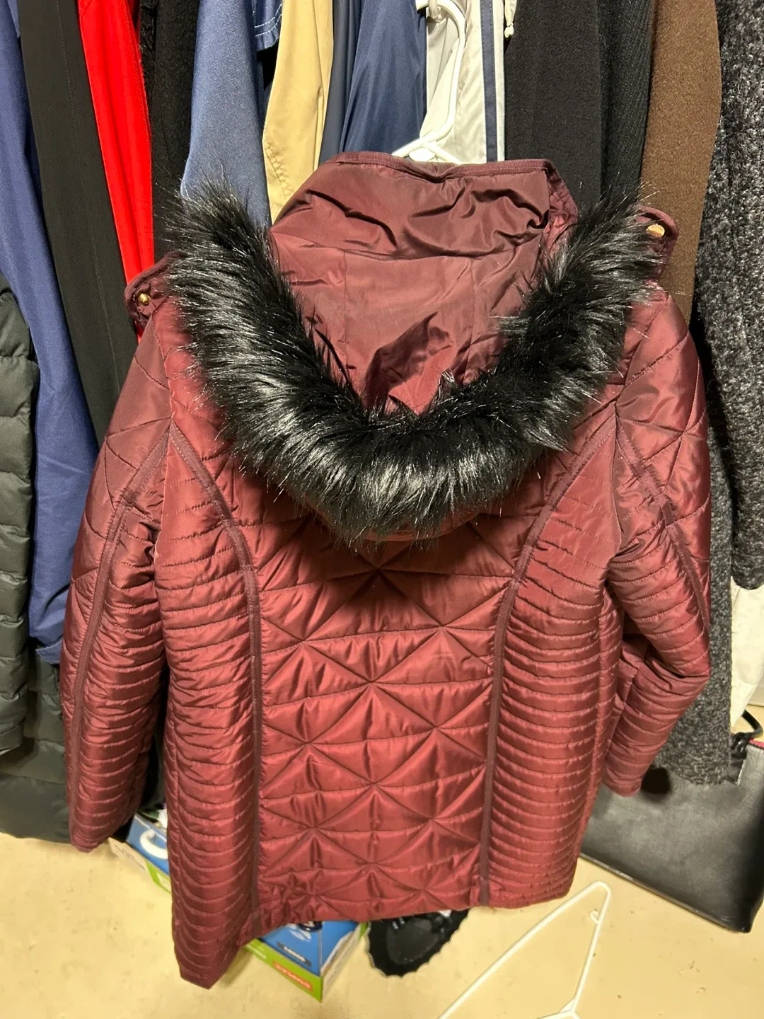 Guess Burgundy Puffer Coat image indicator(4)