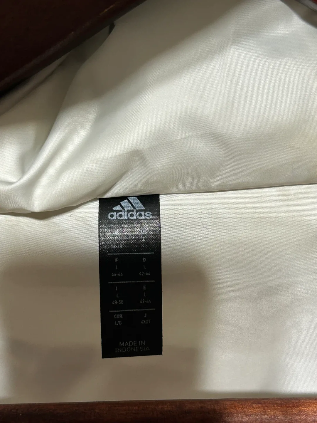 Adidas Padded Jacket - Size L image indicator(5)