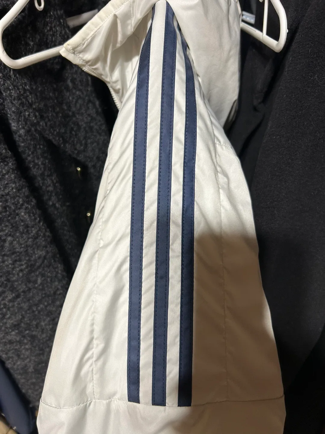 Adidas Padded Jacket - Size L image indicator(4)