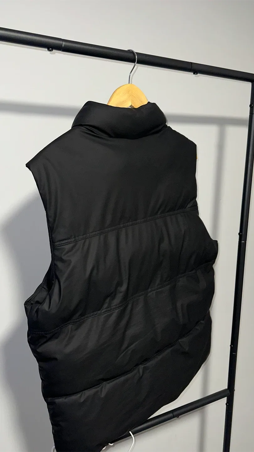 Zara Black Puffer Vest - Size M image indicator(2)