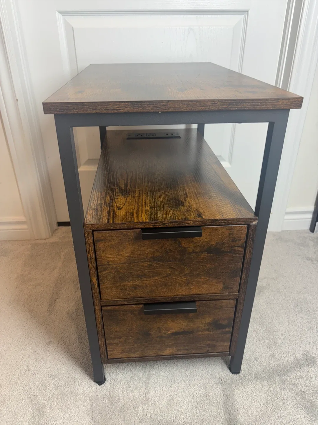 Side Table with Charging Station image indicator(3)