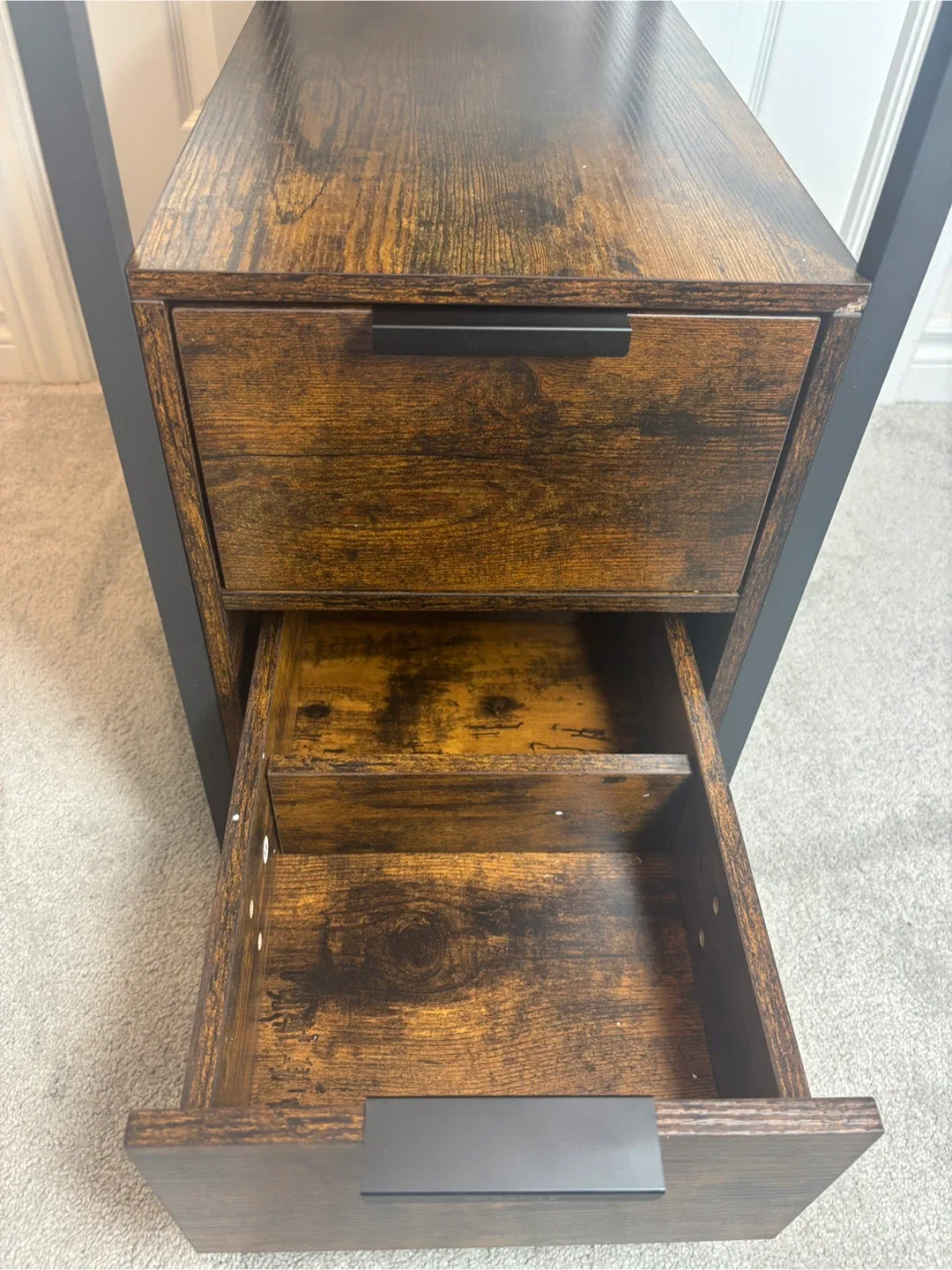 Side Table with Charging Station image indicator(4)