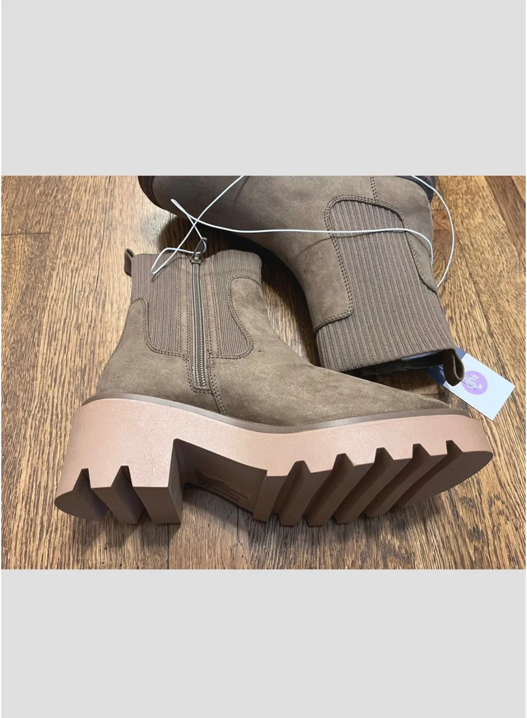 Universal Thread Women's Brown Ankle Boots - Size 8.5 image indicator(4)