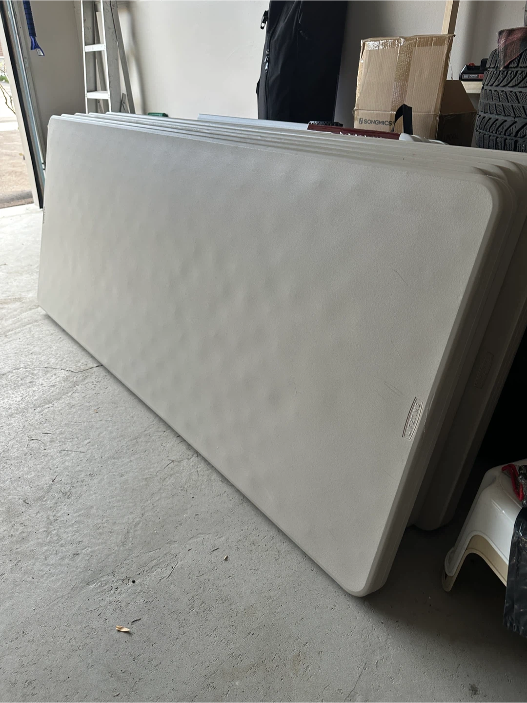 Plastic Table - photo 2