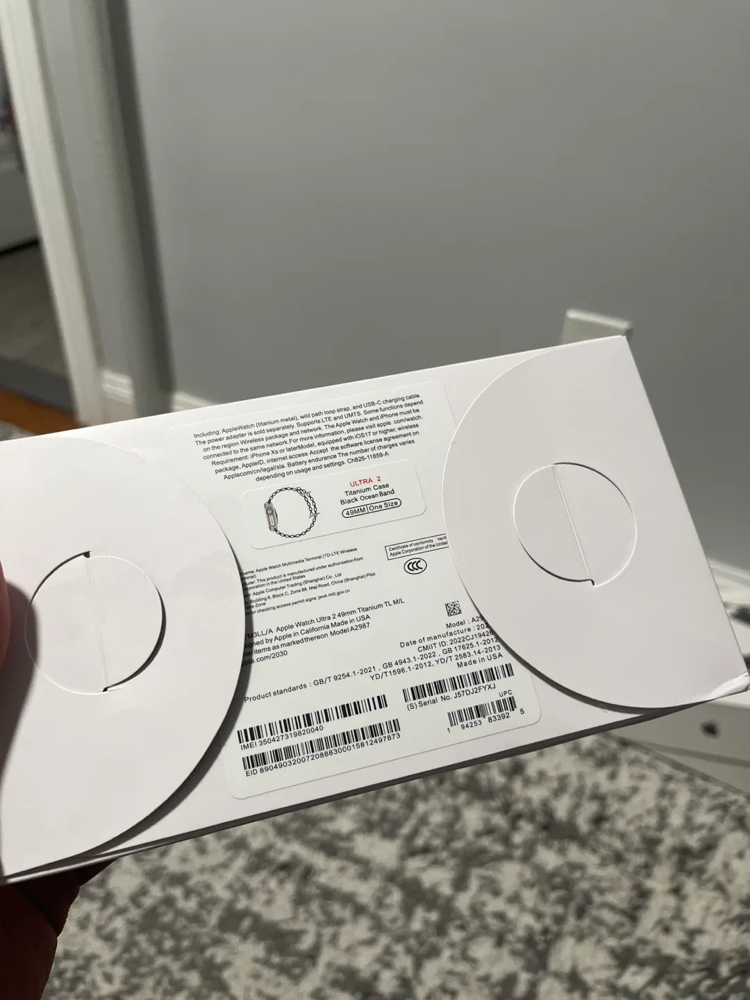 Apple Watch Ultra 2 49mm Titanium Case image indicator(2)