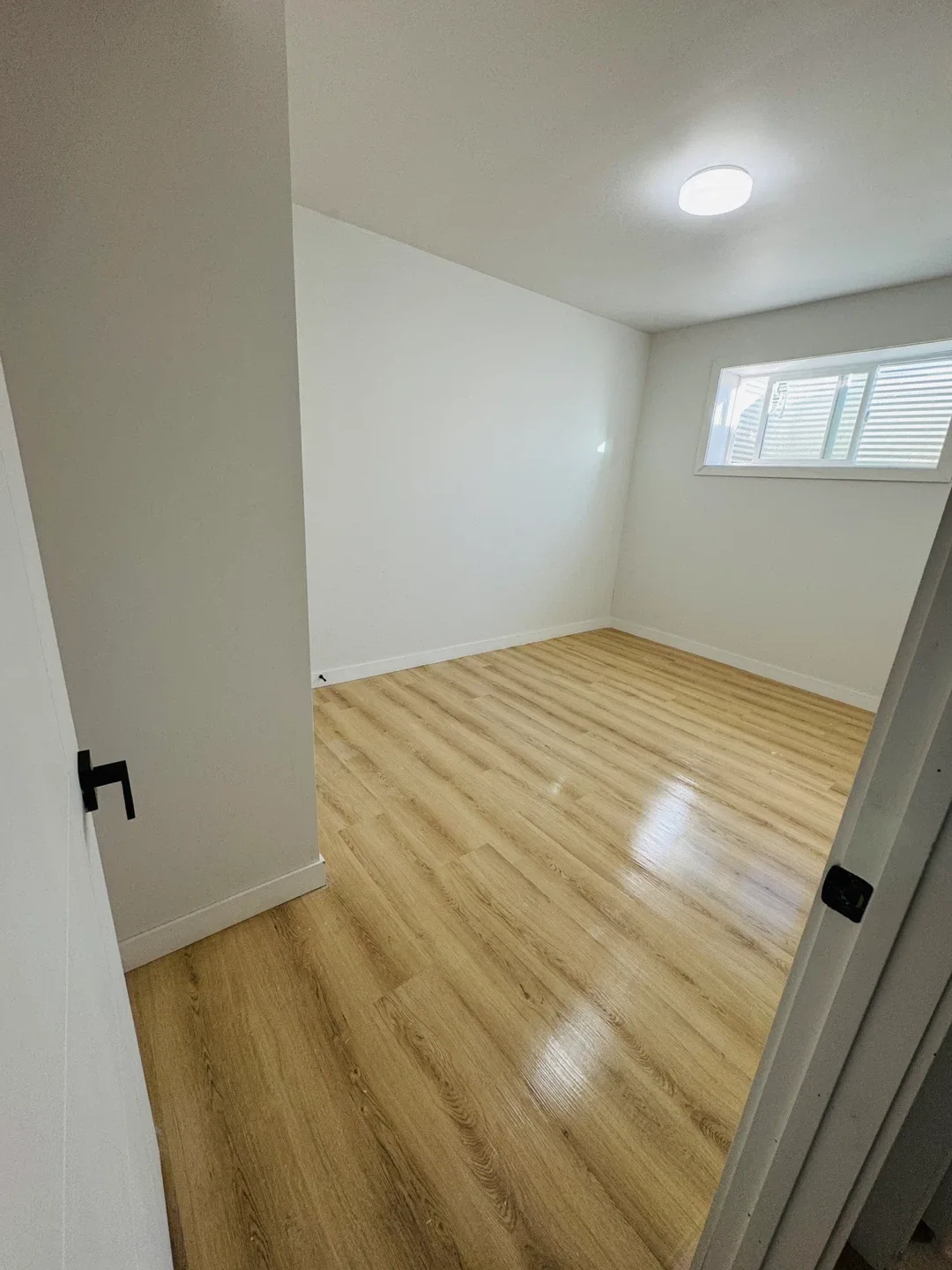 Basement for Rent image indicator(7)