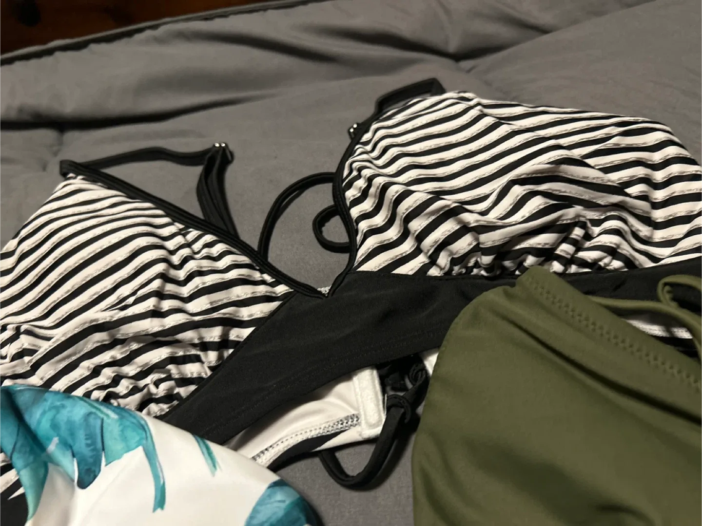 Mixed Lot of Swimsuits🥕 image indicator(2)