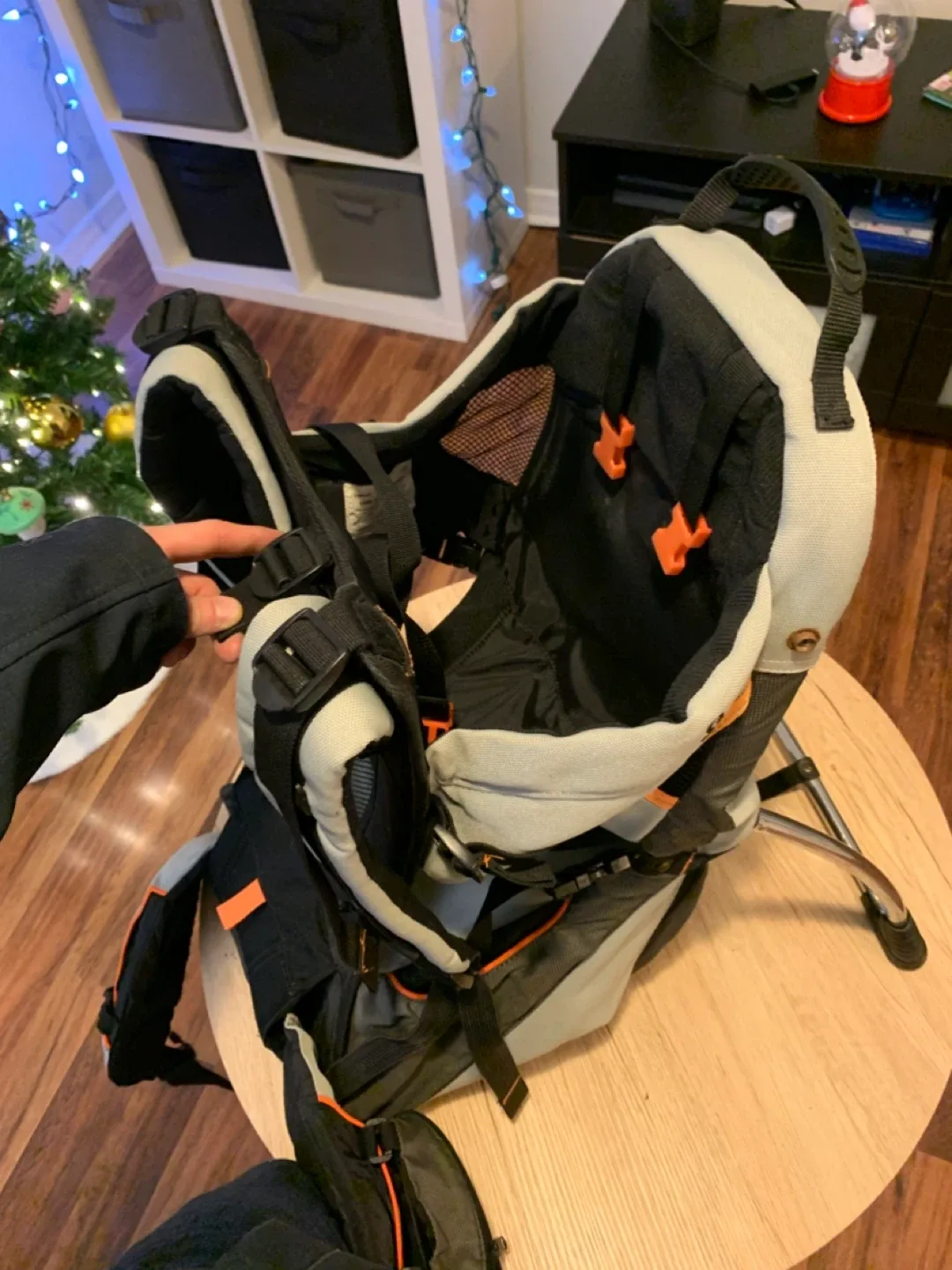 Chicco Hiking Backpack Carrier image indicator(2)