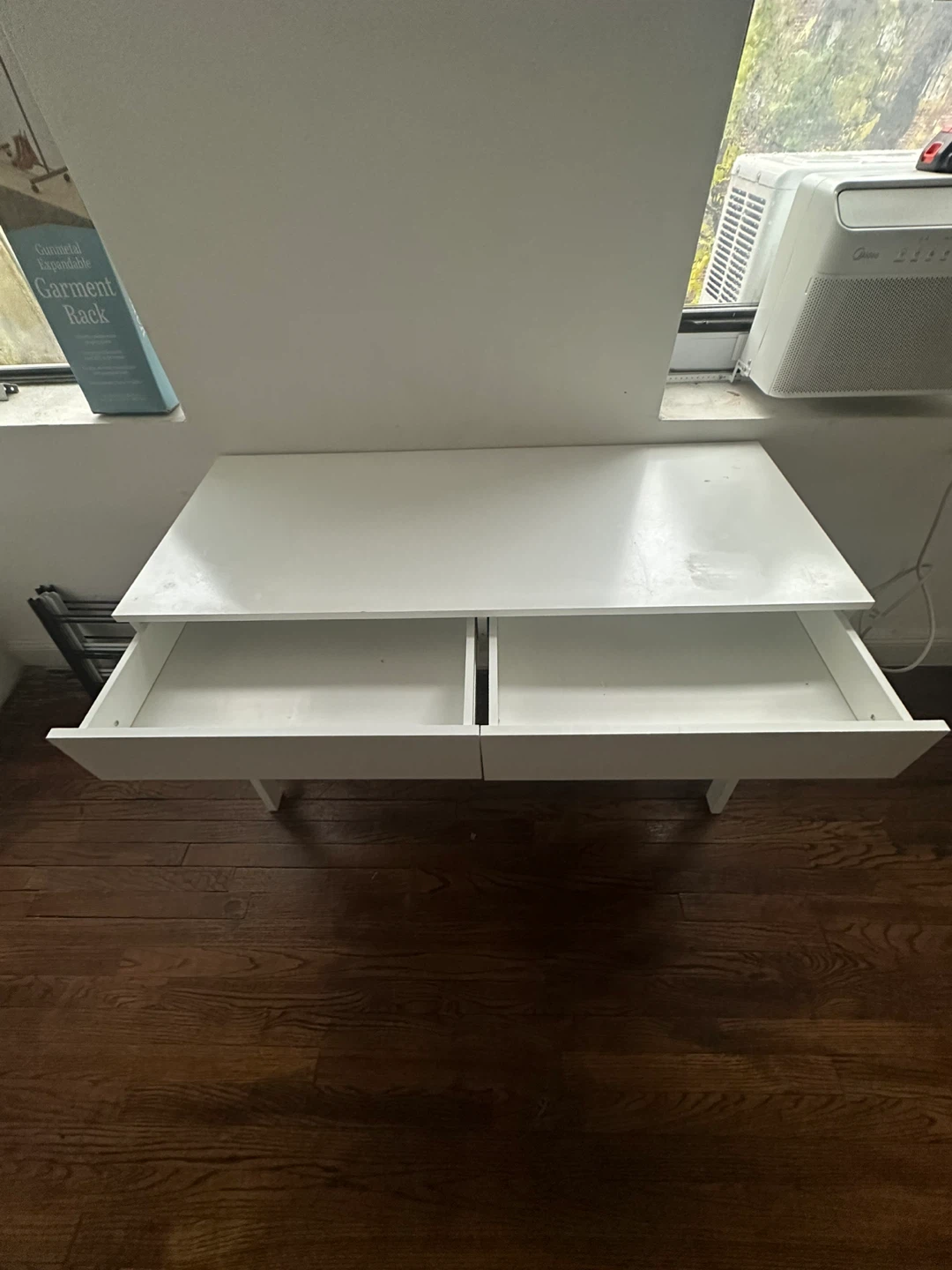 White Desk with Drawers - photo 3