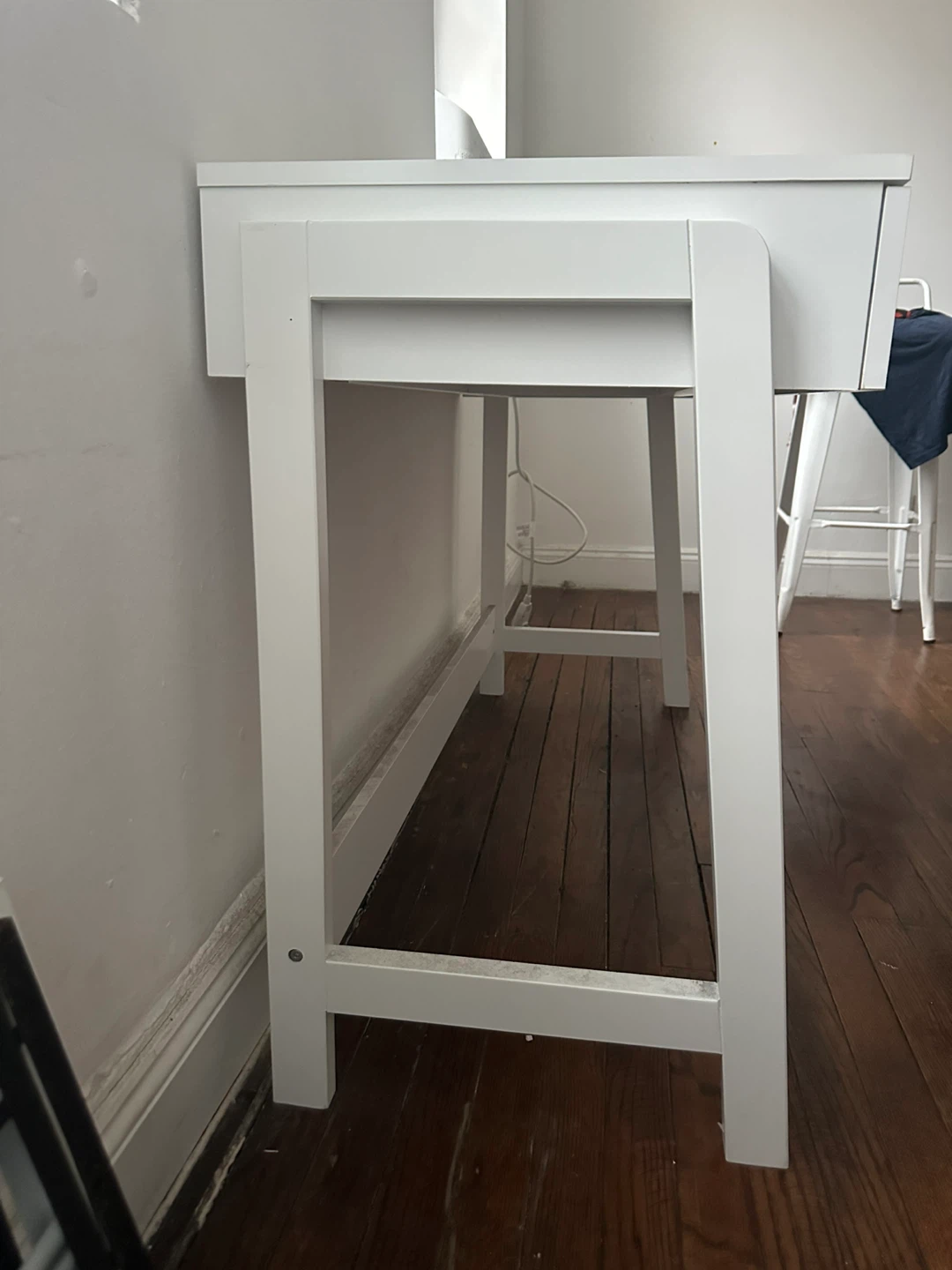 White Desk with Drawers - photo 4