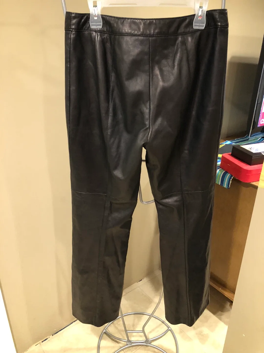 Danier Black Leather Pants - Size 12 image indicator(5)