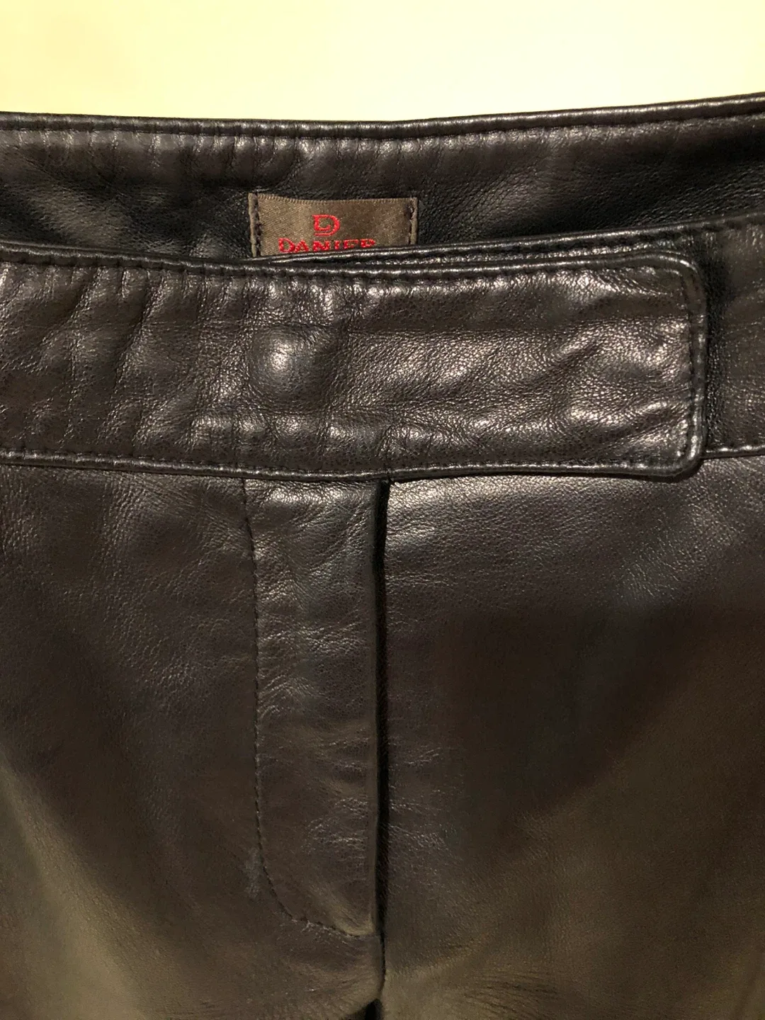 Danier Black Leather Pants - Size 12 image indicator(3)