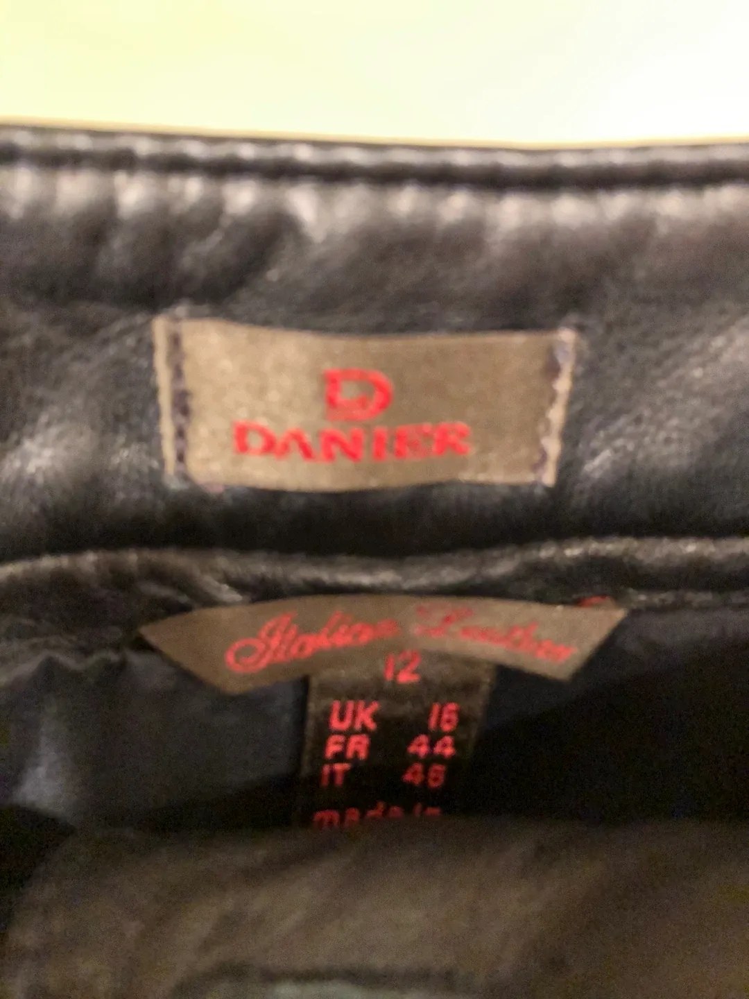 Danier Black Leather Pants - Size 12 image indicator(2)