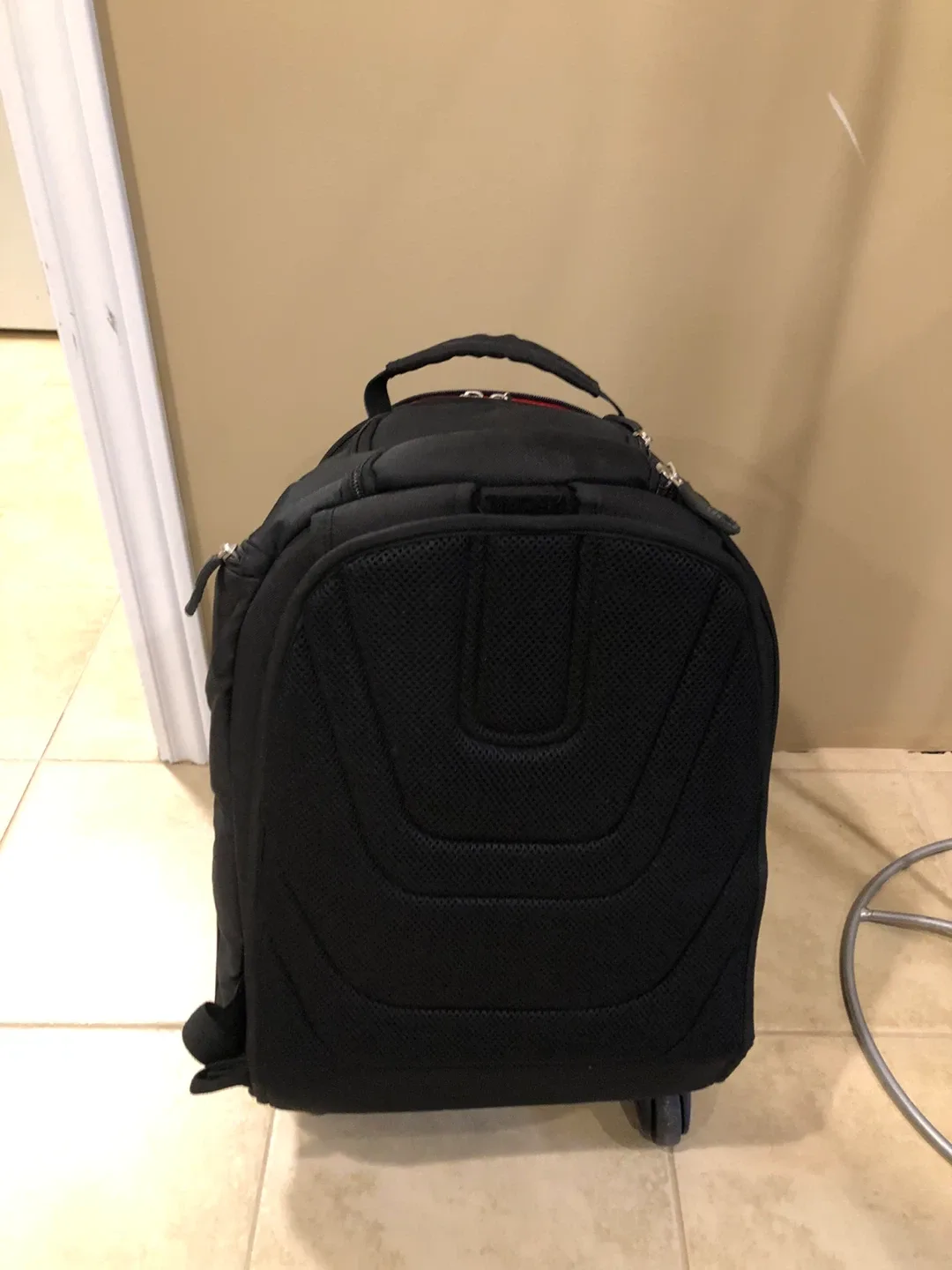 Samsonite Black Rolling Backpack image indicator(4)