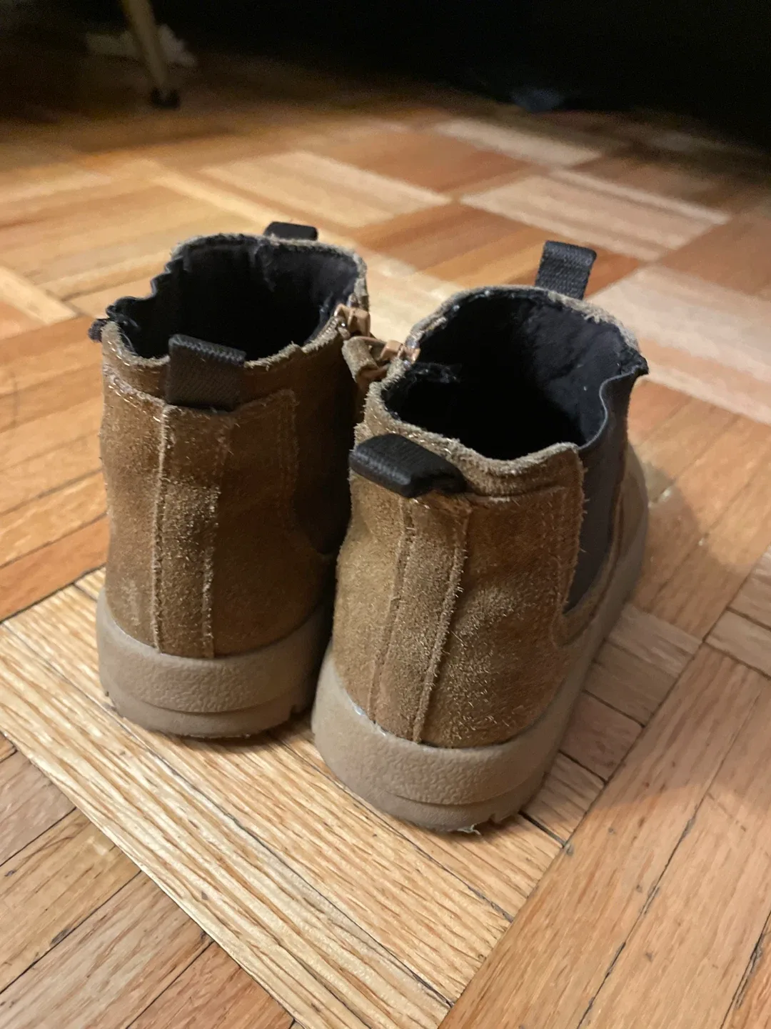 Suede leather ZARA Chelsea boots image indicator(2)