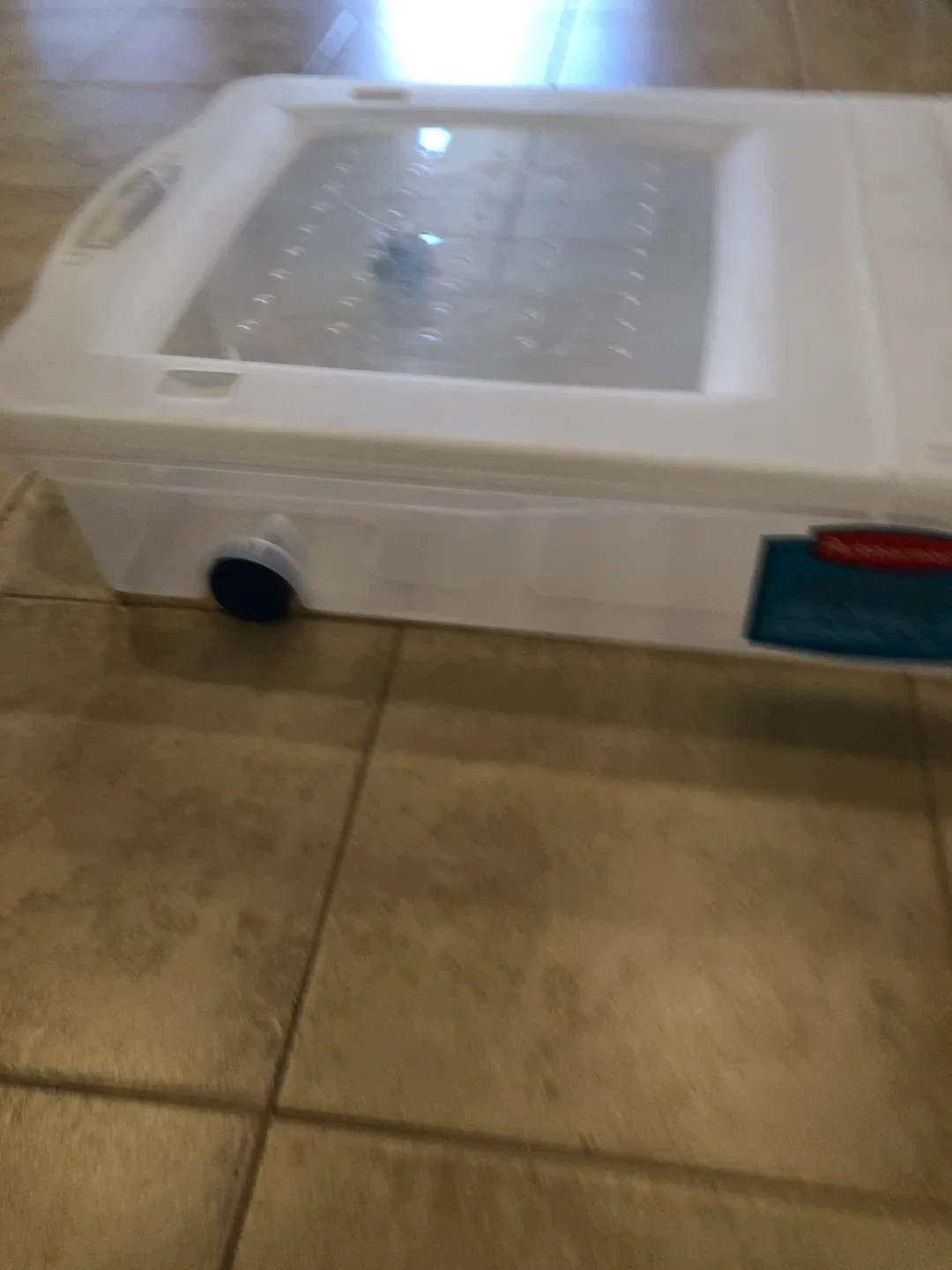 Rubbermaid Wheeled Underbed Storage Box image indicator(2)