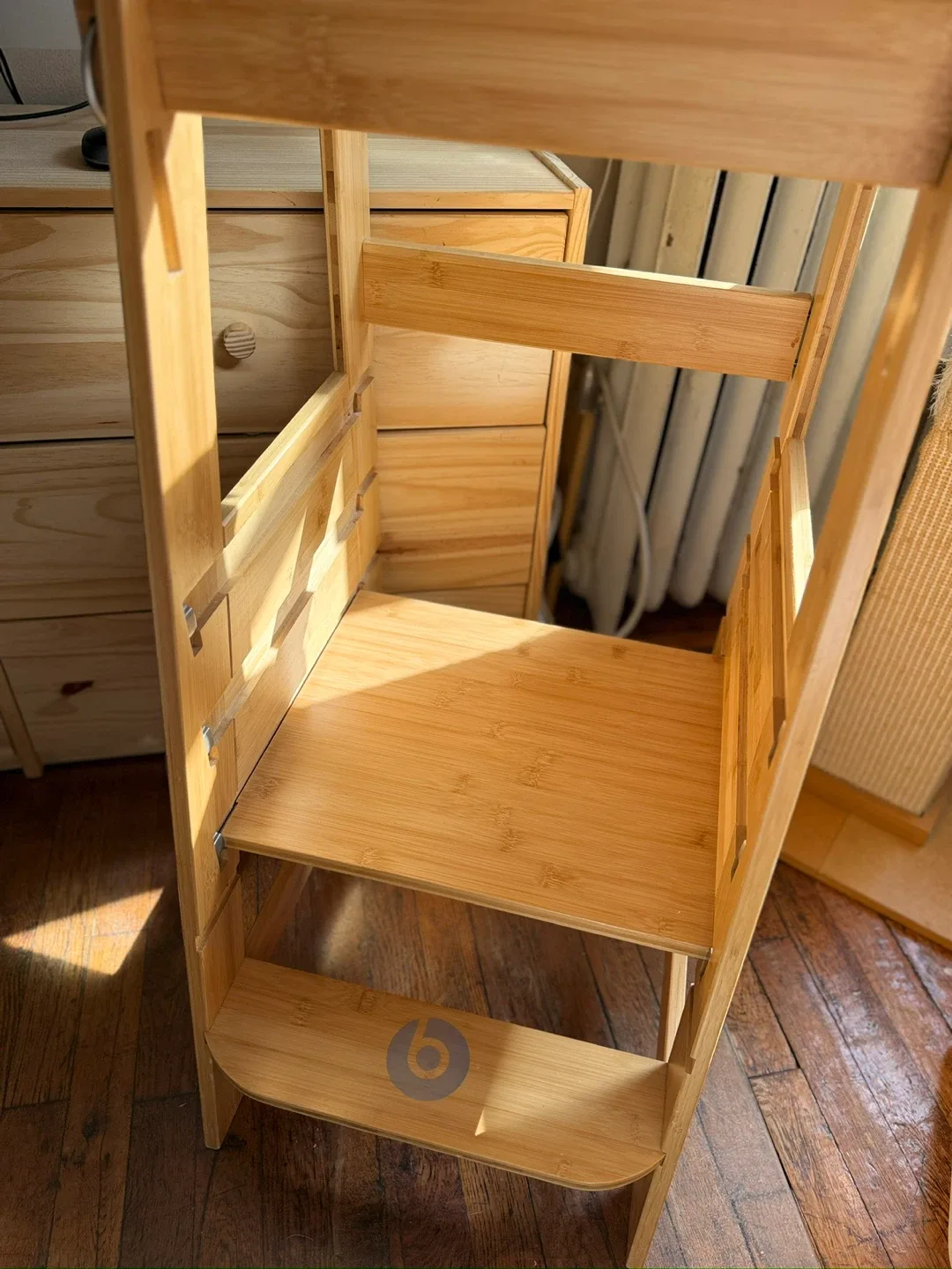 Guidecraft Kitchen Helper Stool image indicator(4)