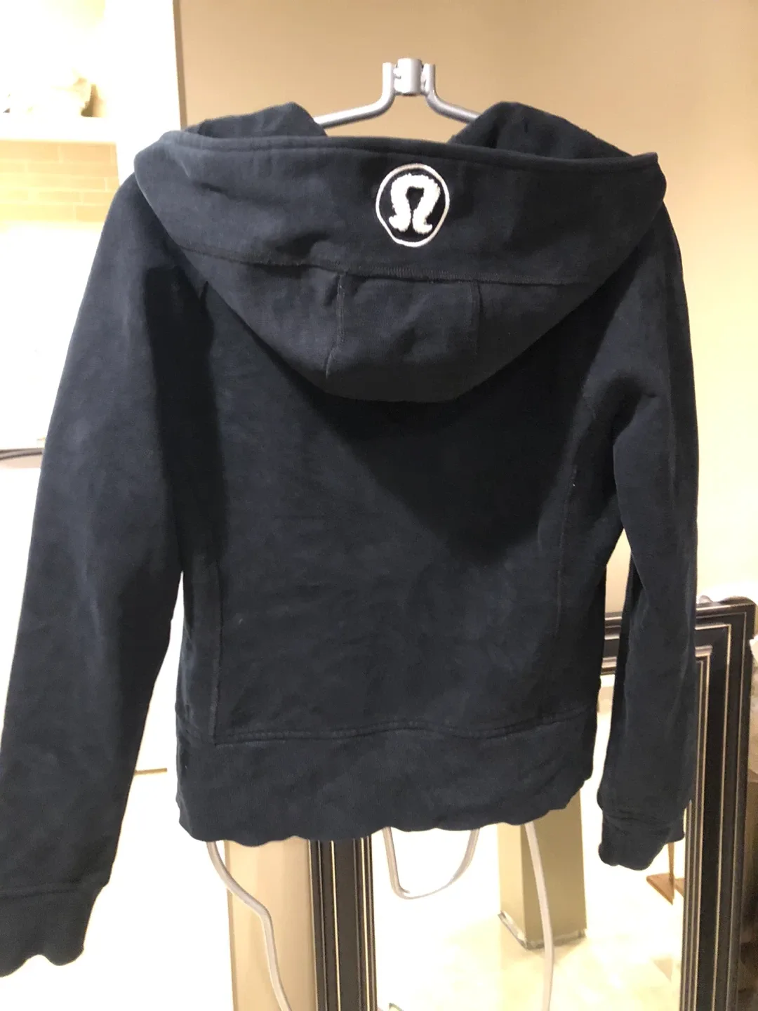 Lululemon Scuba Hoodie Size 8 image indicator(2)