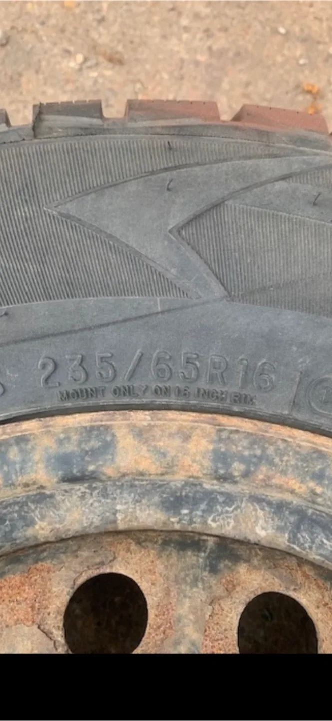 Winter Tire - 235/65R16 image indicator(2)