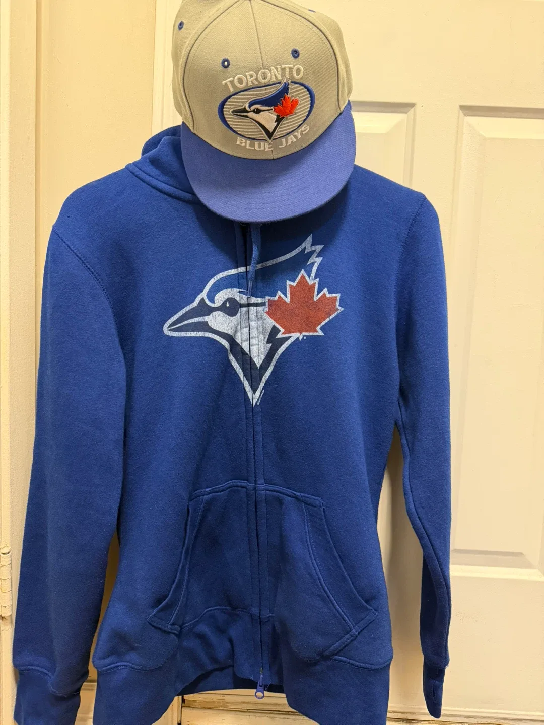 Blue Jays hoodie and Hat image indicator(4)