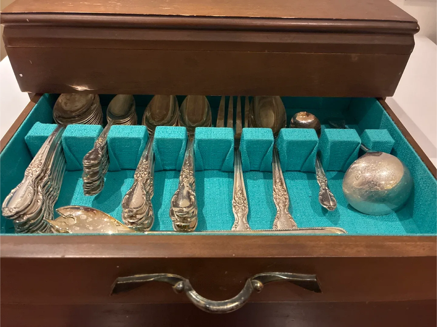 Wm. Rogers & Son Original Rogers Silverplate Flatware Set image indicator(3)