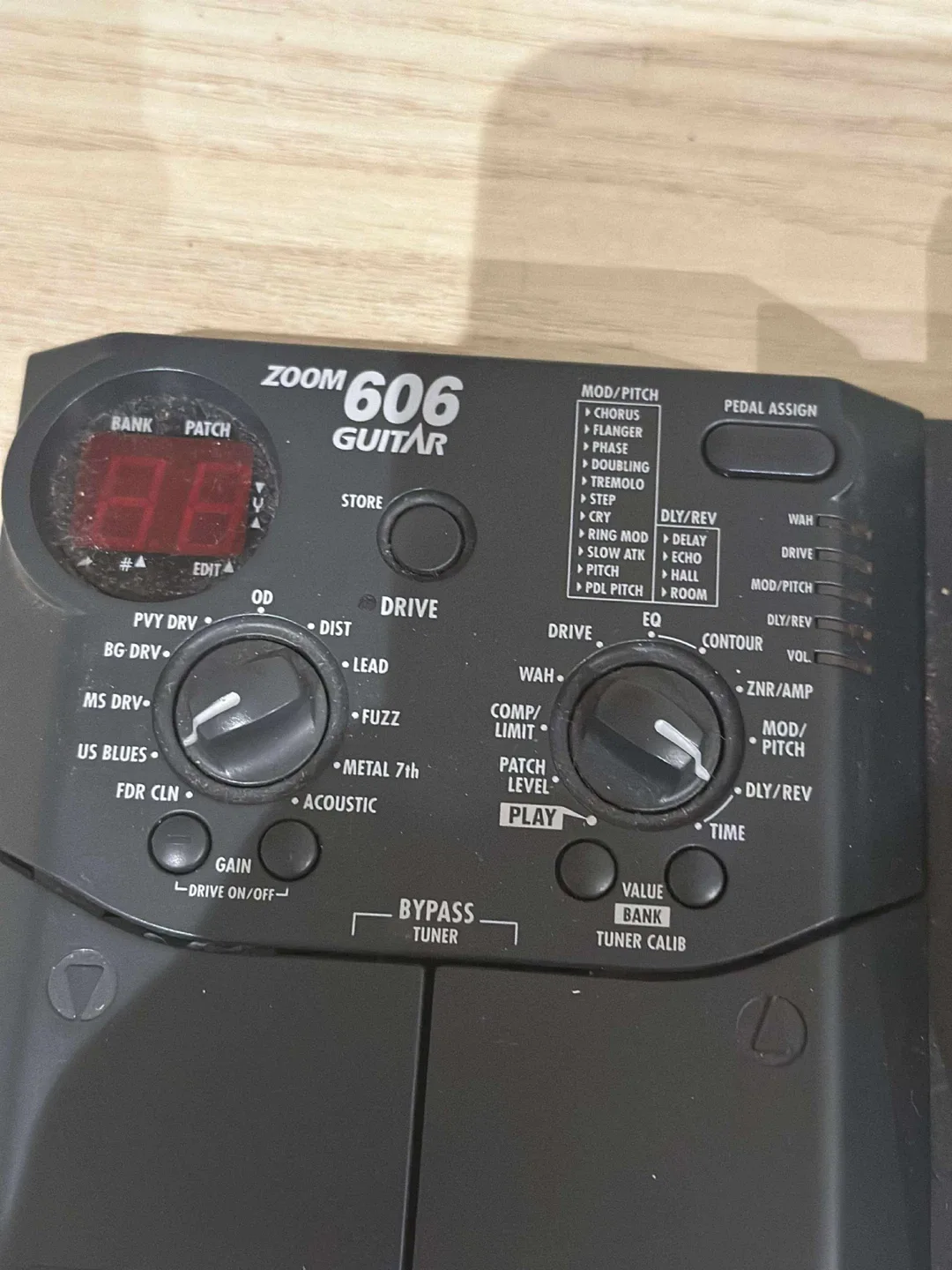 Zoom 606 Guitar Multi Effects Pedal image indicator(2)