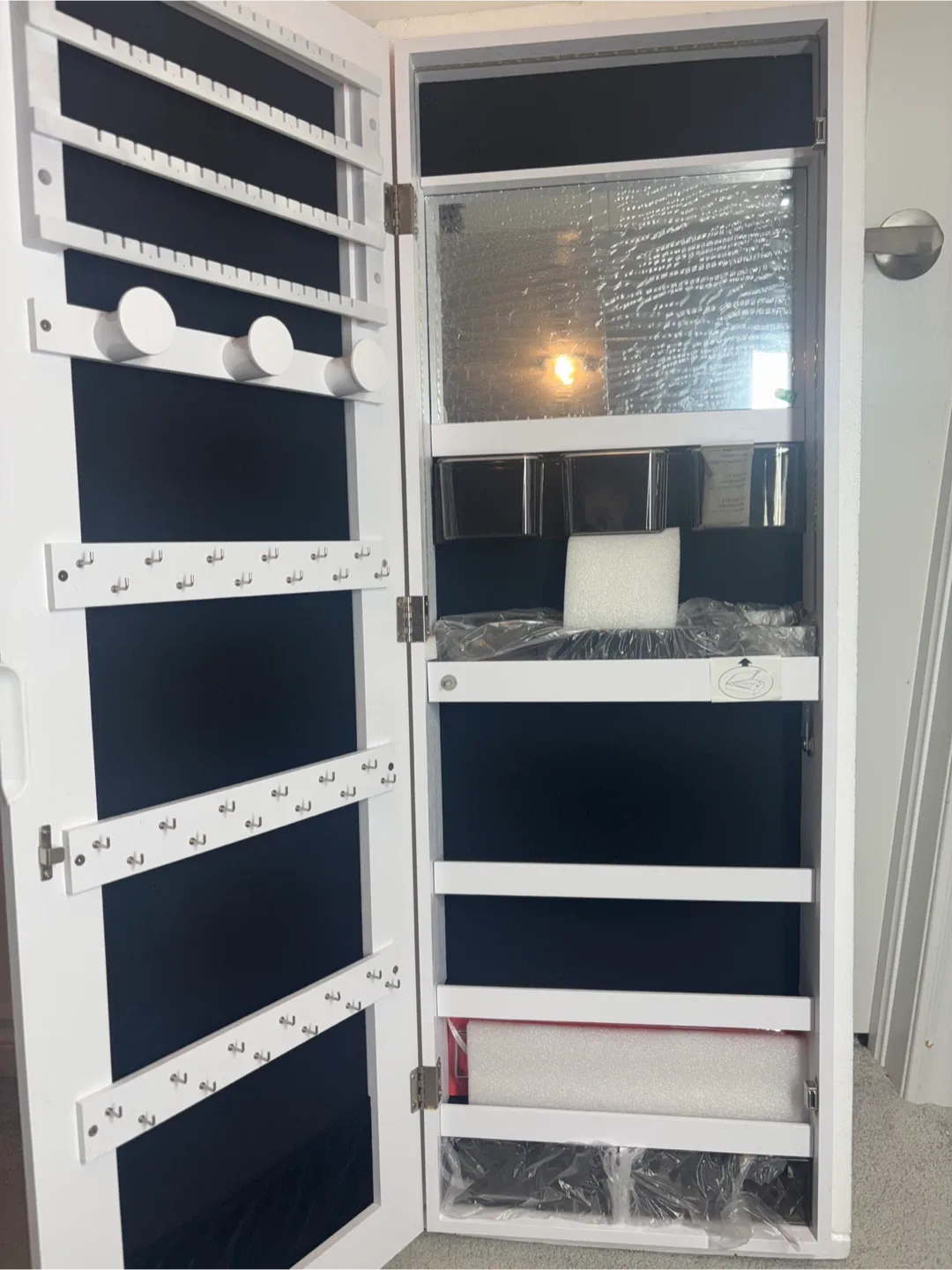 Over-the-Door Mirrored Jewellery Cabinet image indicator(3)