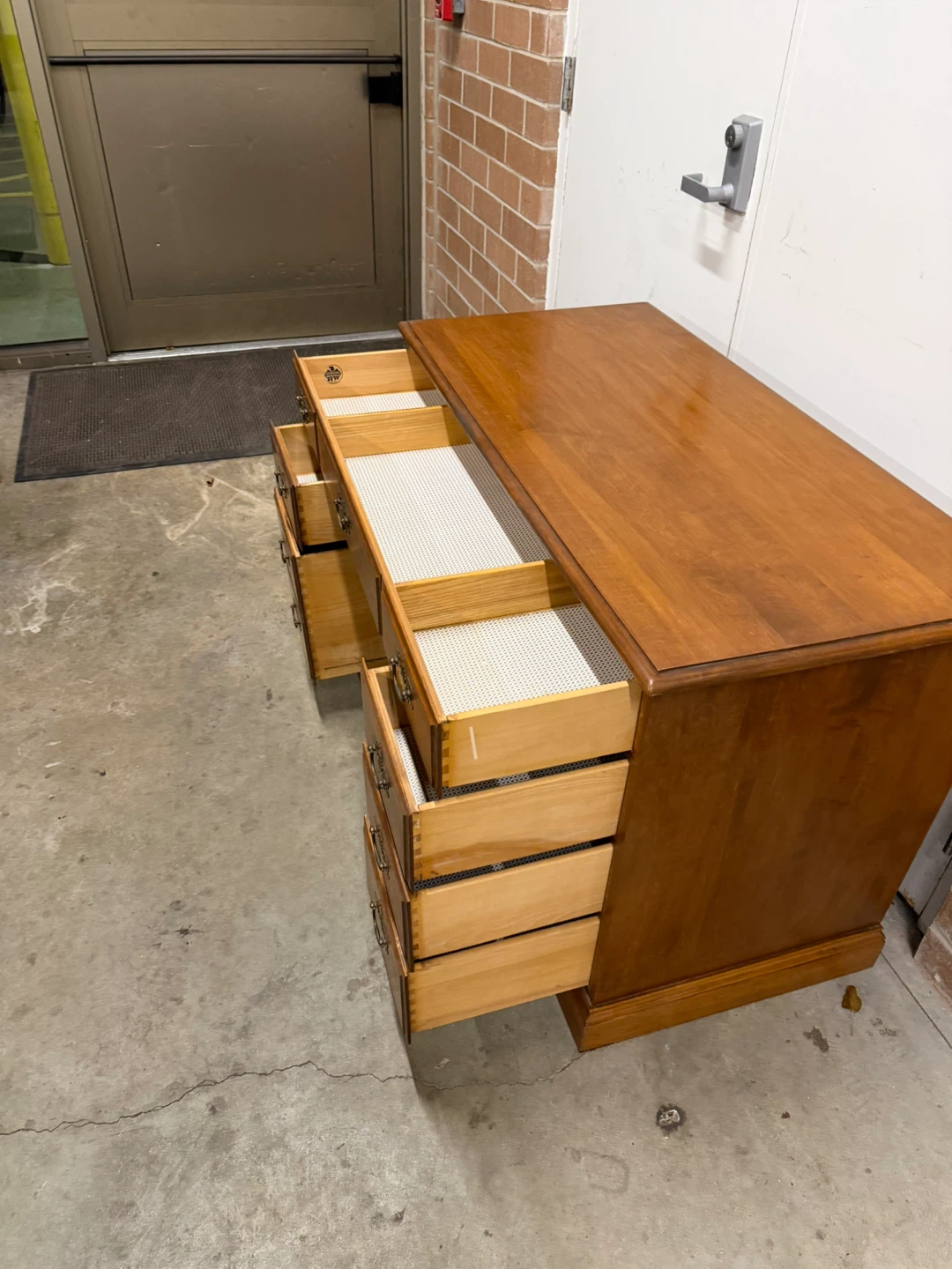 Office Desk w/drawers - photo 5