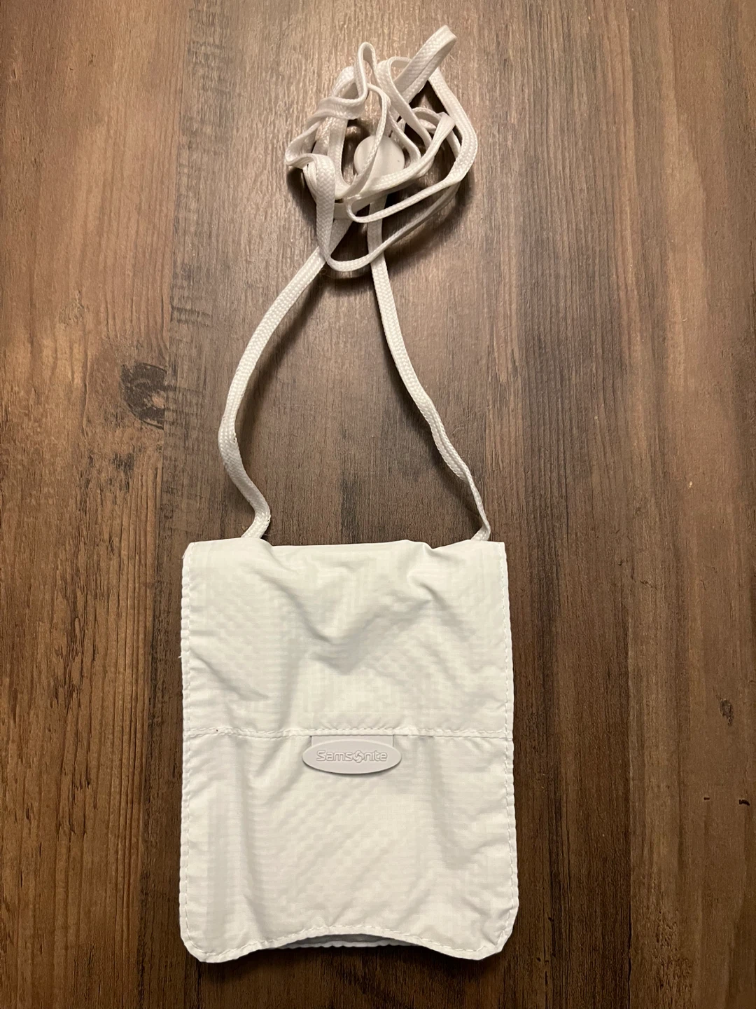 Samsonite Triple-Pocket Neck Pouch - New in Package!