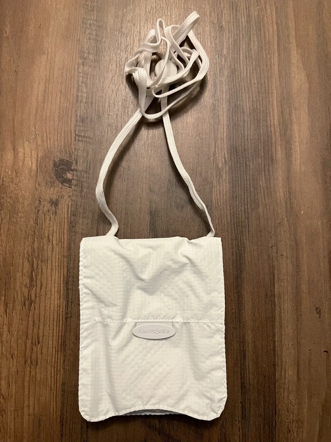 Samsonite Triple-Pocket Neck Pouch - New in Package! thumbnail