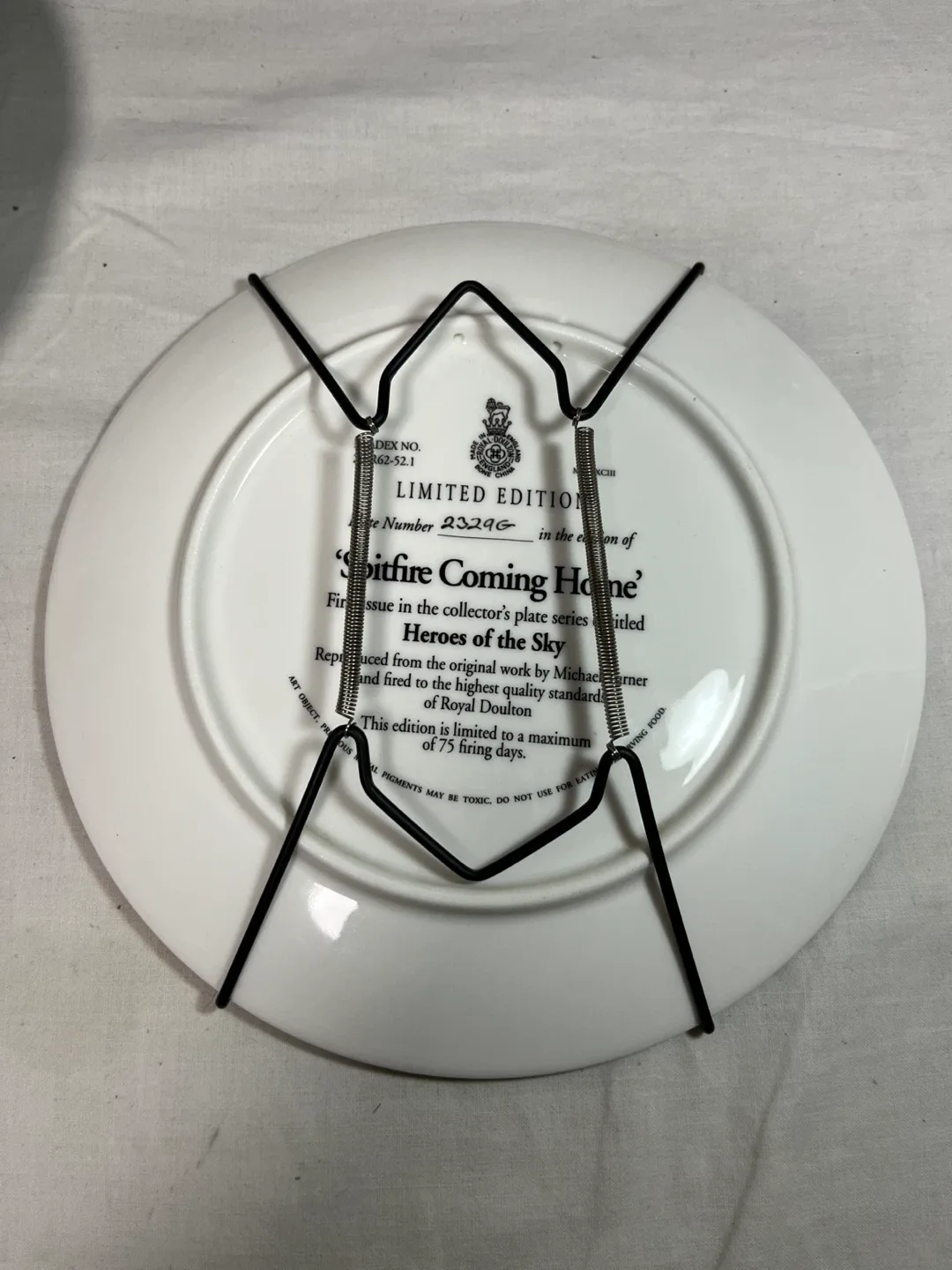 Collectible Decorative Plates - Royal Canadian Navy, Star Trek image indicator(8)